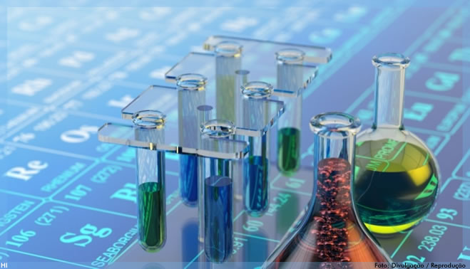 Retomada da atividade industrial gera crescimento no consumo de produtos químicos industriais