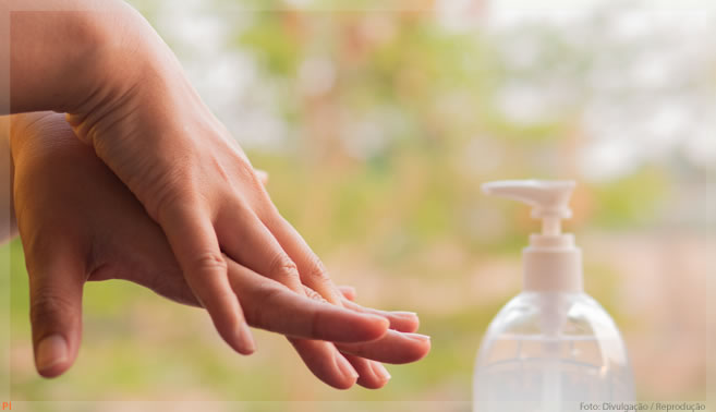 Lukscolor e Luksnova vão produzir álcool 70% para doar a hospitais