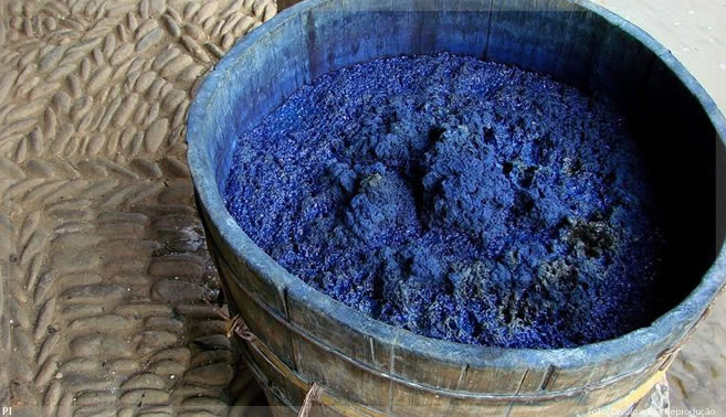 Cientistas portugueses resolvem mistério de 1.000 anos de rara tinta azul medieval